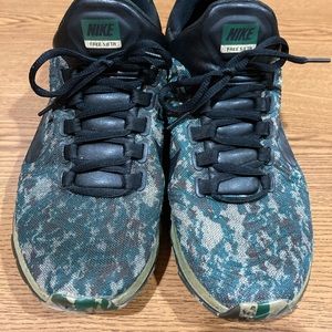 Nike Free Trainers 5.0 Digital Camo- Men’s size 9.5 -Gently Worn